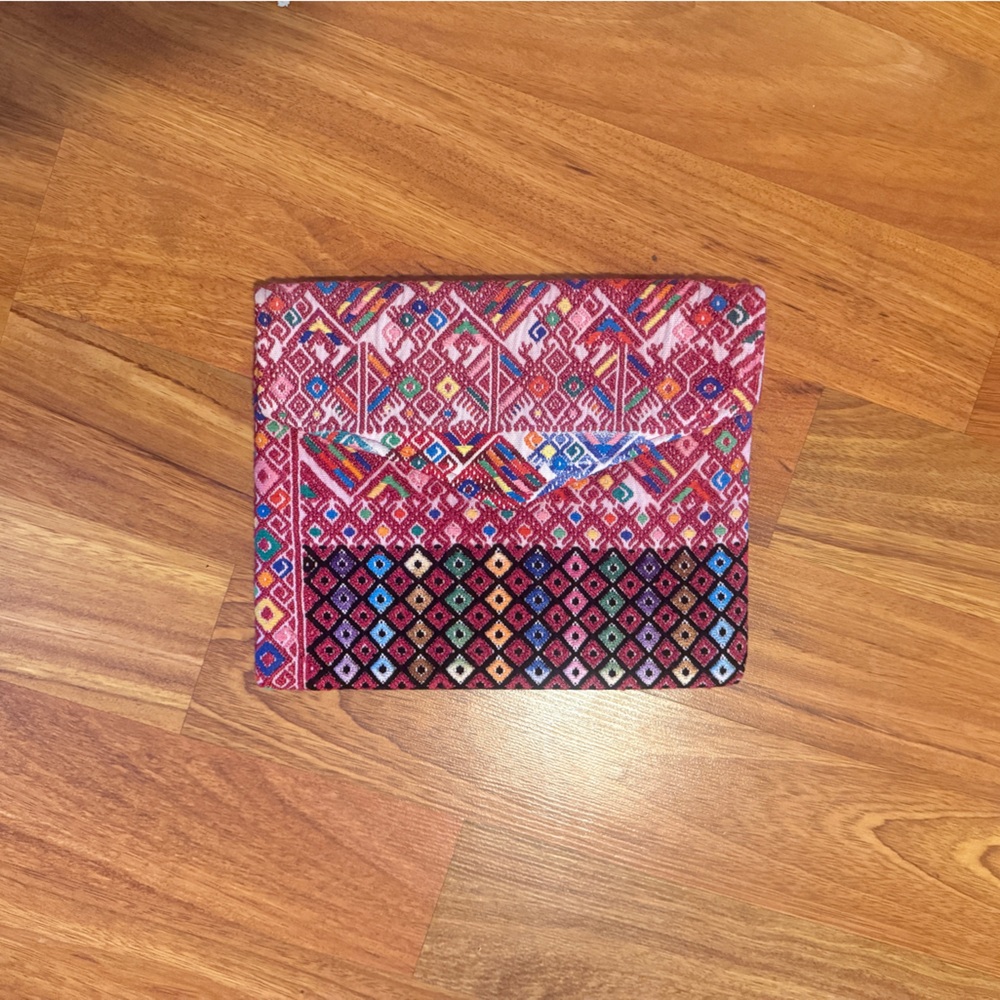 Colorful Geometric Patterned Clutch
